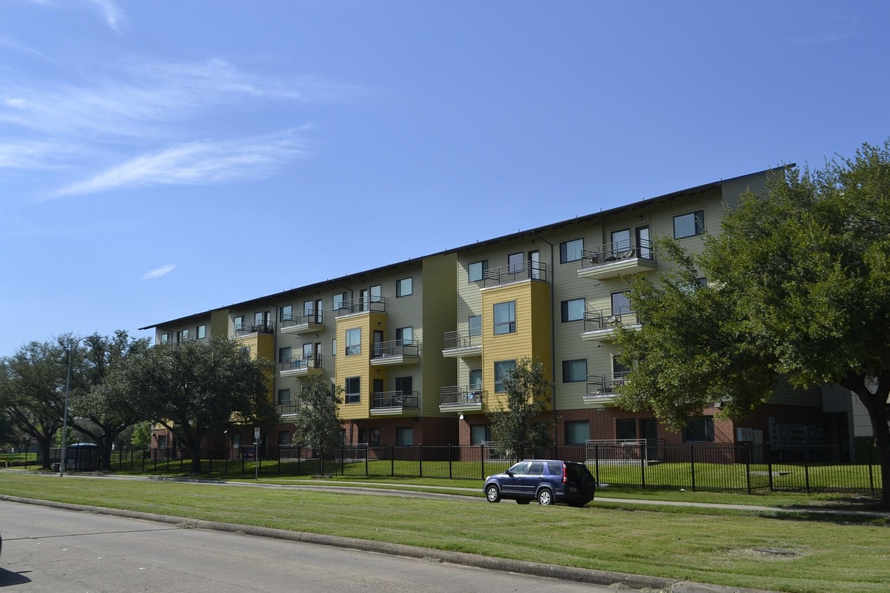 Guarding Services for Complexes: Autumn Risk Factors for Johannesburg Estates